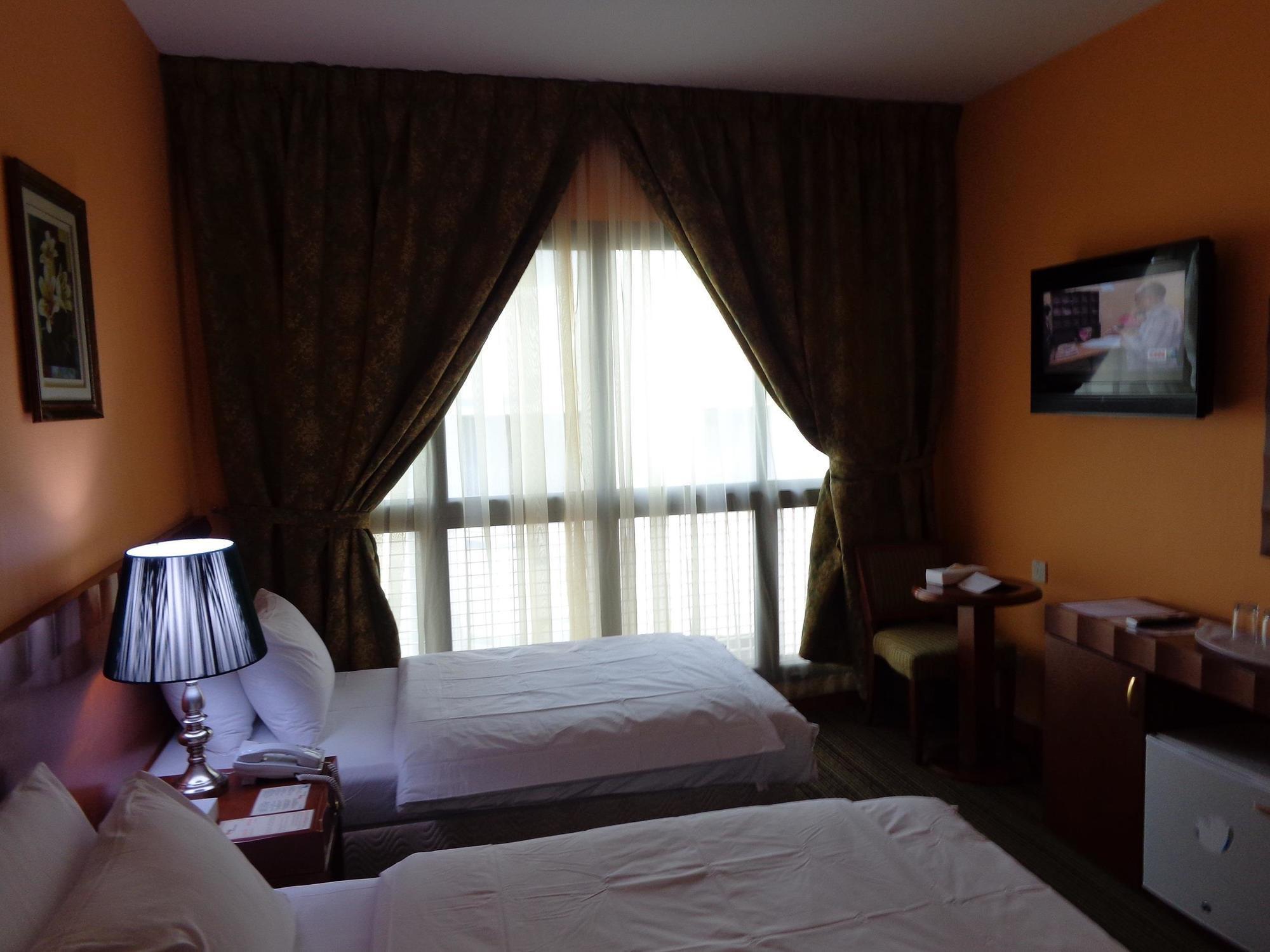 热门星级酒店 阿布扎比 外观 照片